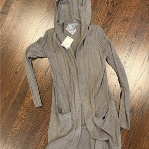 NWT Barefoot Dreams Cozy Hooded Lite Sweater